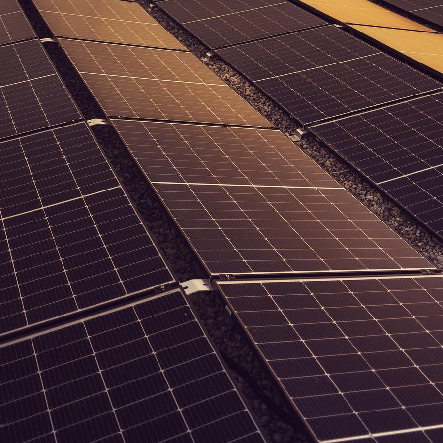 Utility-scale photovoltaic array