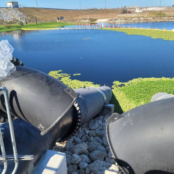 Raw water intake with large-diameter pipe